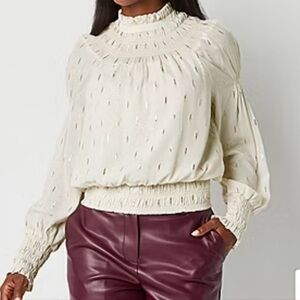 NWOT. Ryegrass Chic‎ Cream Women's Blouse